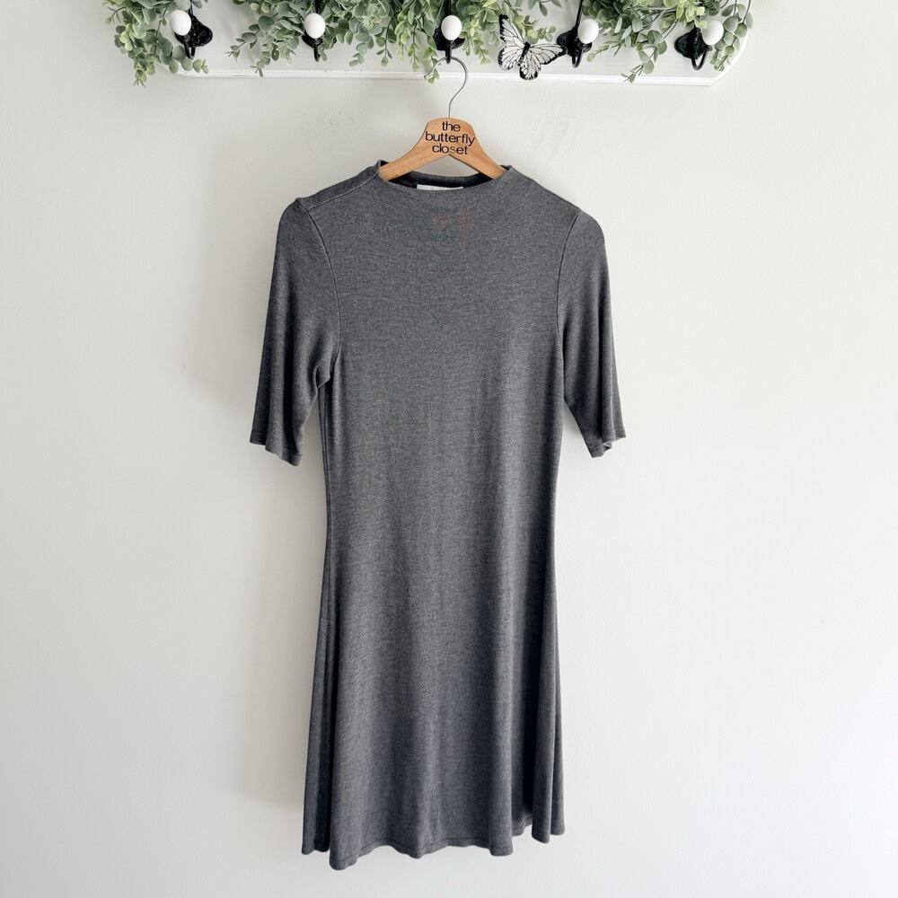 Amour Vert Gray Short Sleeve Knee Length Dress Size Medium A3244
